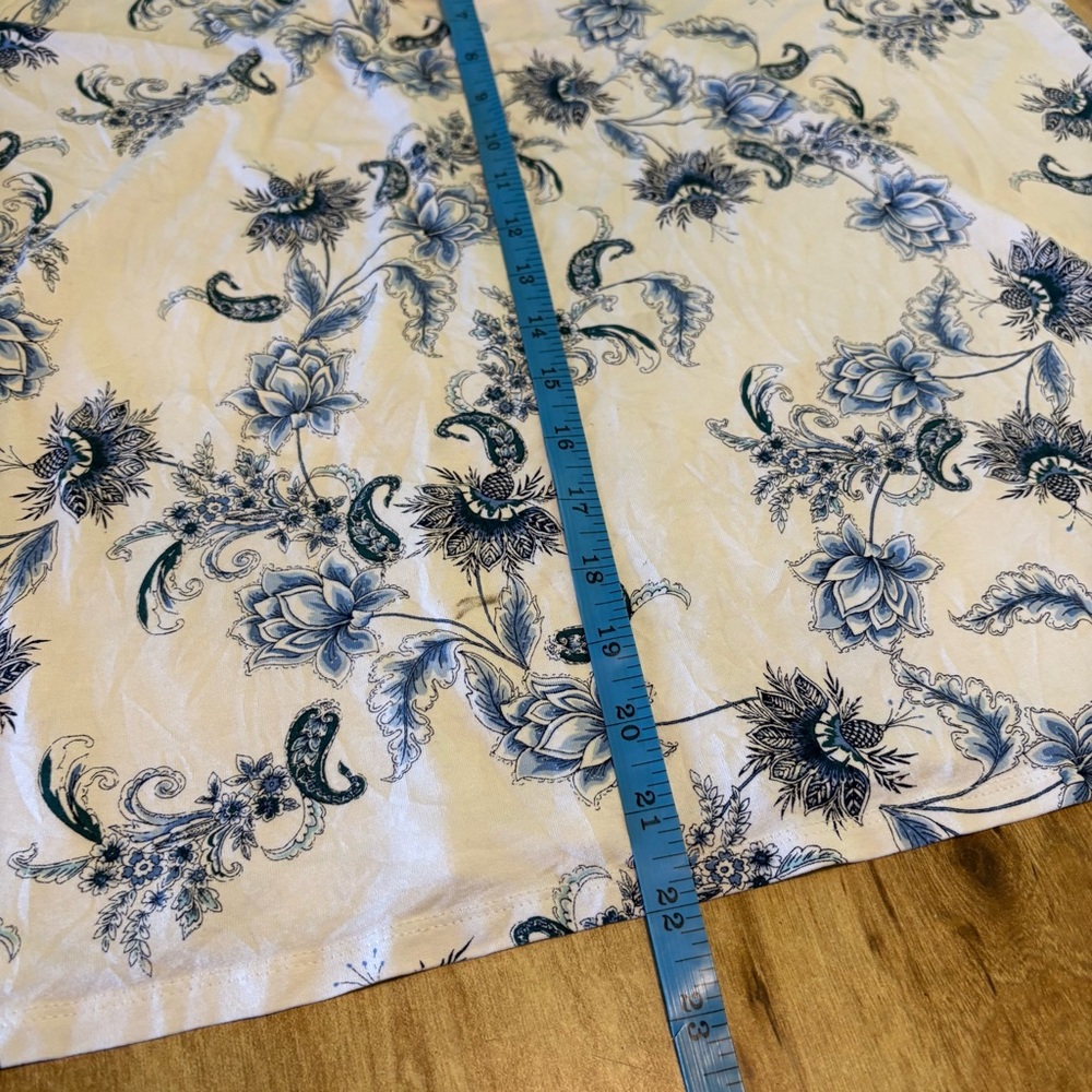 3/$25 J Jill Wearever Collection White Blue Floral Paisley 3/4 Sleeve Top Large - Picture 5 of 9